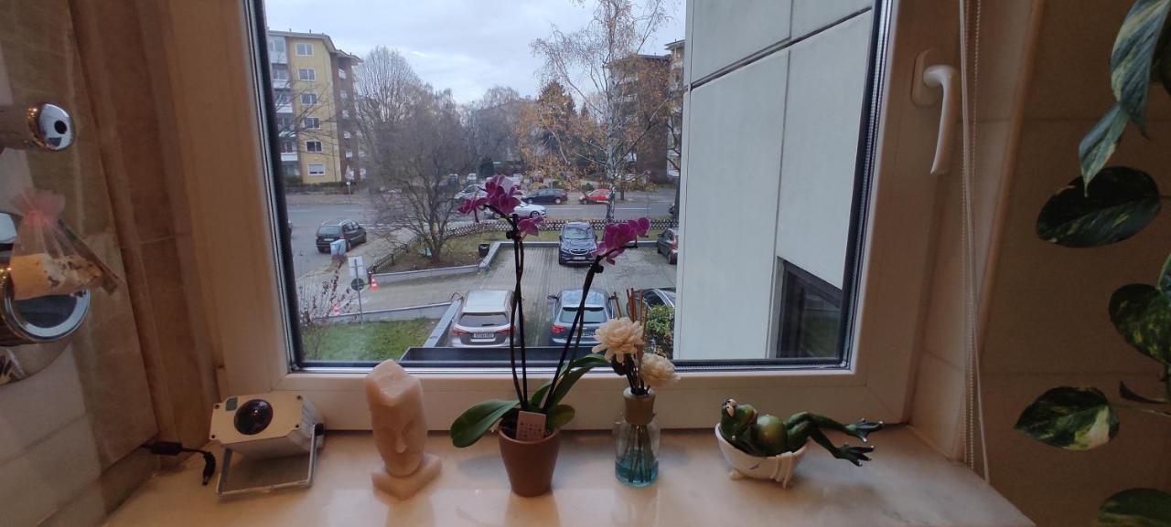 Weltoffenes Privates Gaestezimmer Bei Lgbtq Freundlichen Gastgeber Der Mit In Der Lebt Habitación en casa particular *